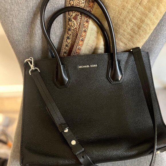 Michael Kors Classic Black Satchel, barely used and well-maintained. - Picture 1 of 5